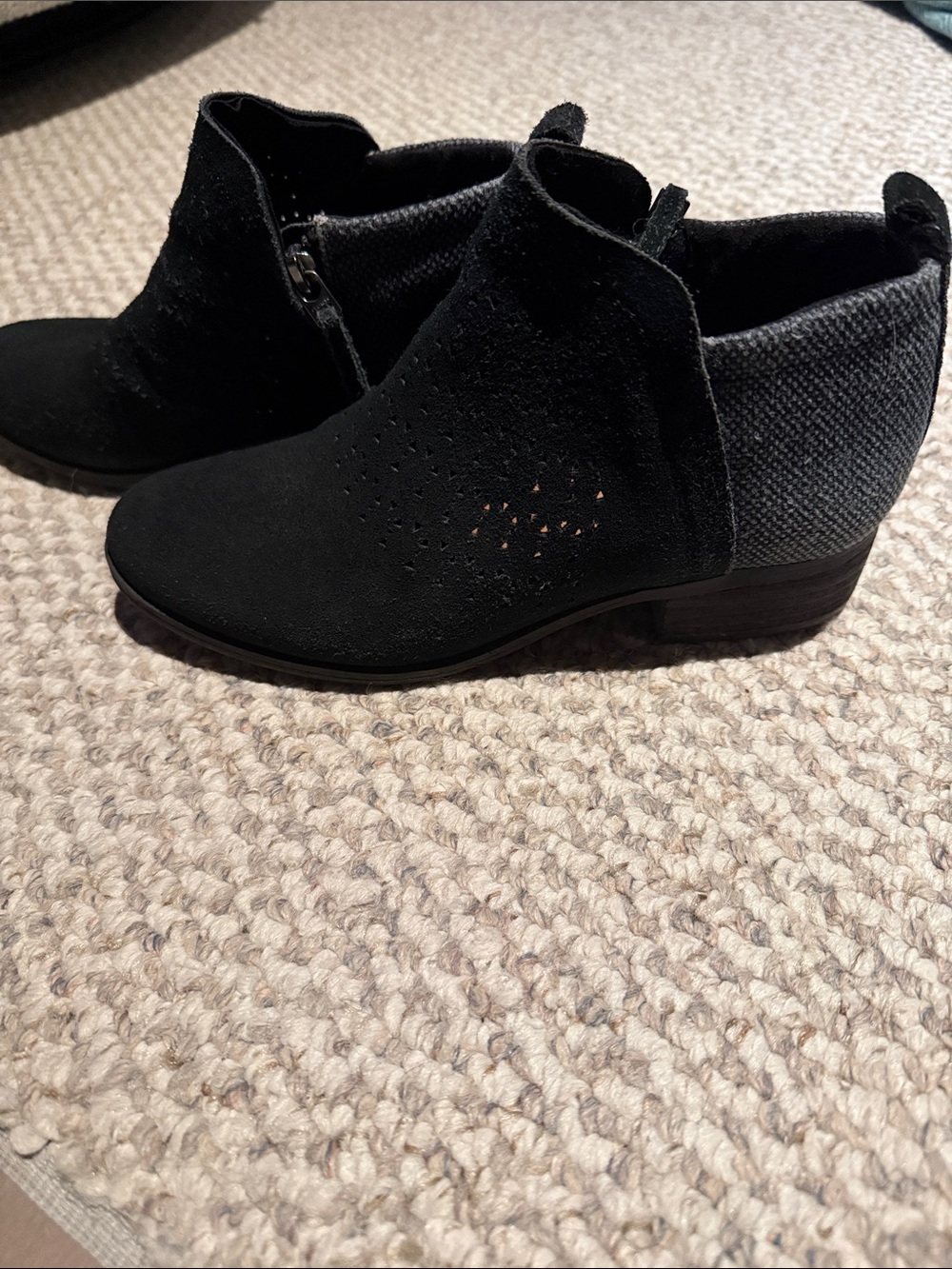 Toms Deia bootie - two toned - Women's LowAnkle Boots - size 6